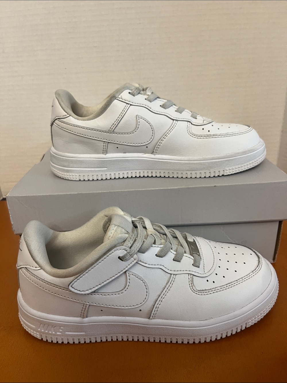 Nike Kids White Low-Top Leather Sneakers with Hook-and-Loop Strap
